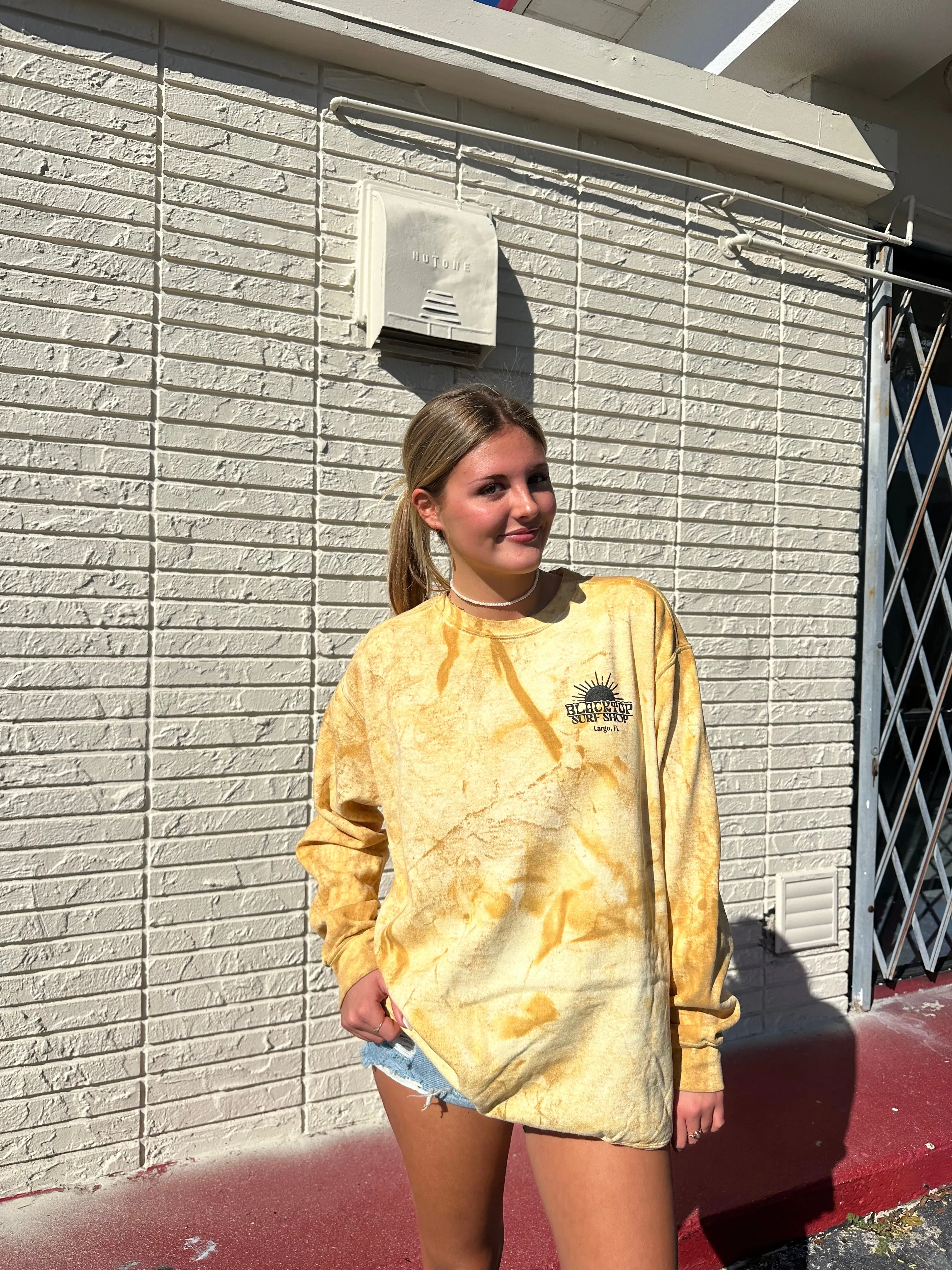 Blacktop Sun Crewneck Sweater in Citrine Wash