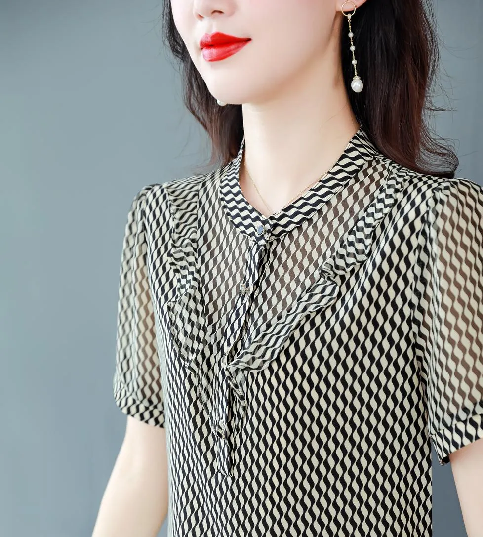 Breezy Women's Chiffon Blouse Featuring Wavy Patterns