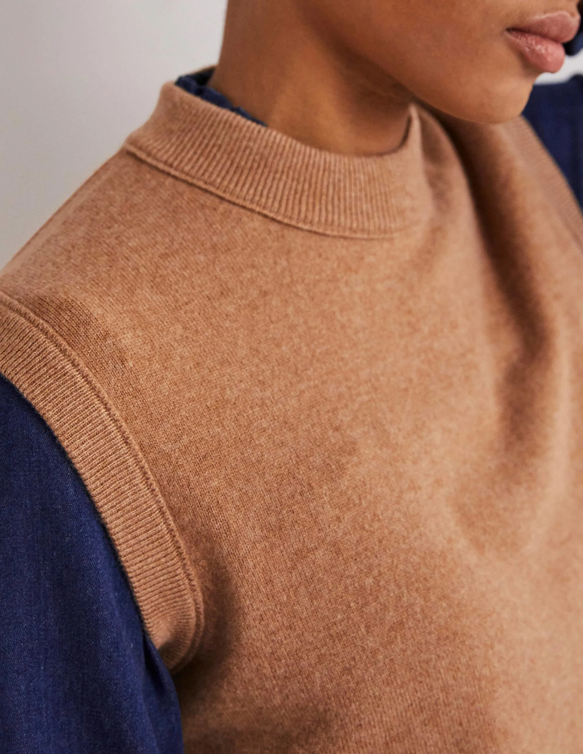 Cashmere Crew Neck Tank-Camel Melange