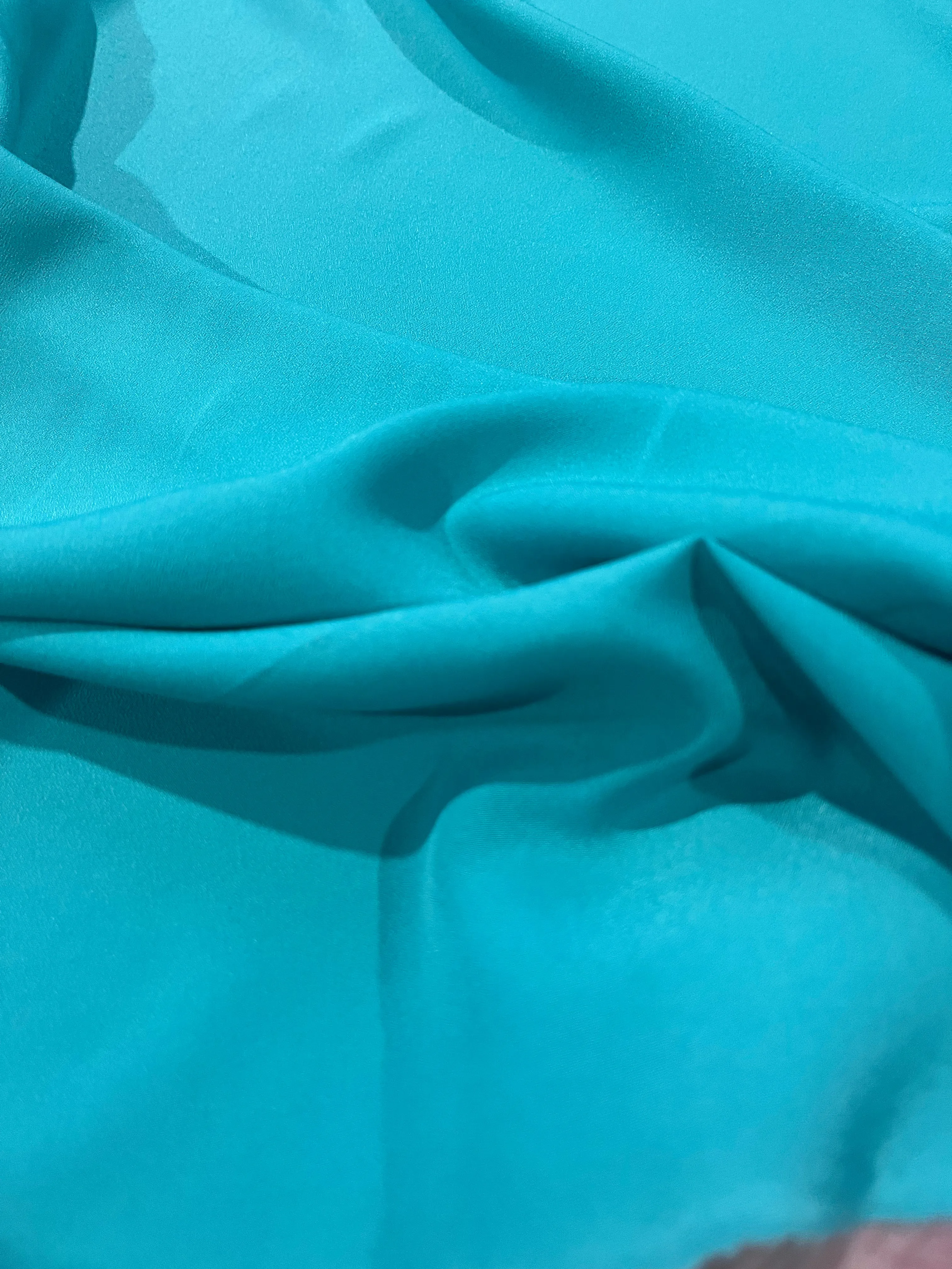 E02 light crêpe sea green