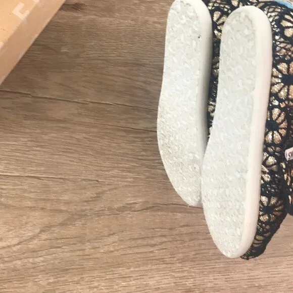 🎉last deal🎉Classic Gold Crochet Glitter Toms sho