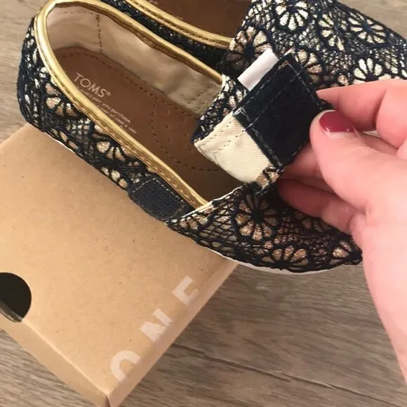 🎉last deal🎉Classic Gold Crochet Glitter Toms sho