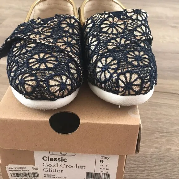 🎉last deal🎉Classic Gold Crochet Glitter Toms sho