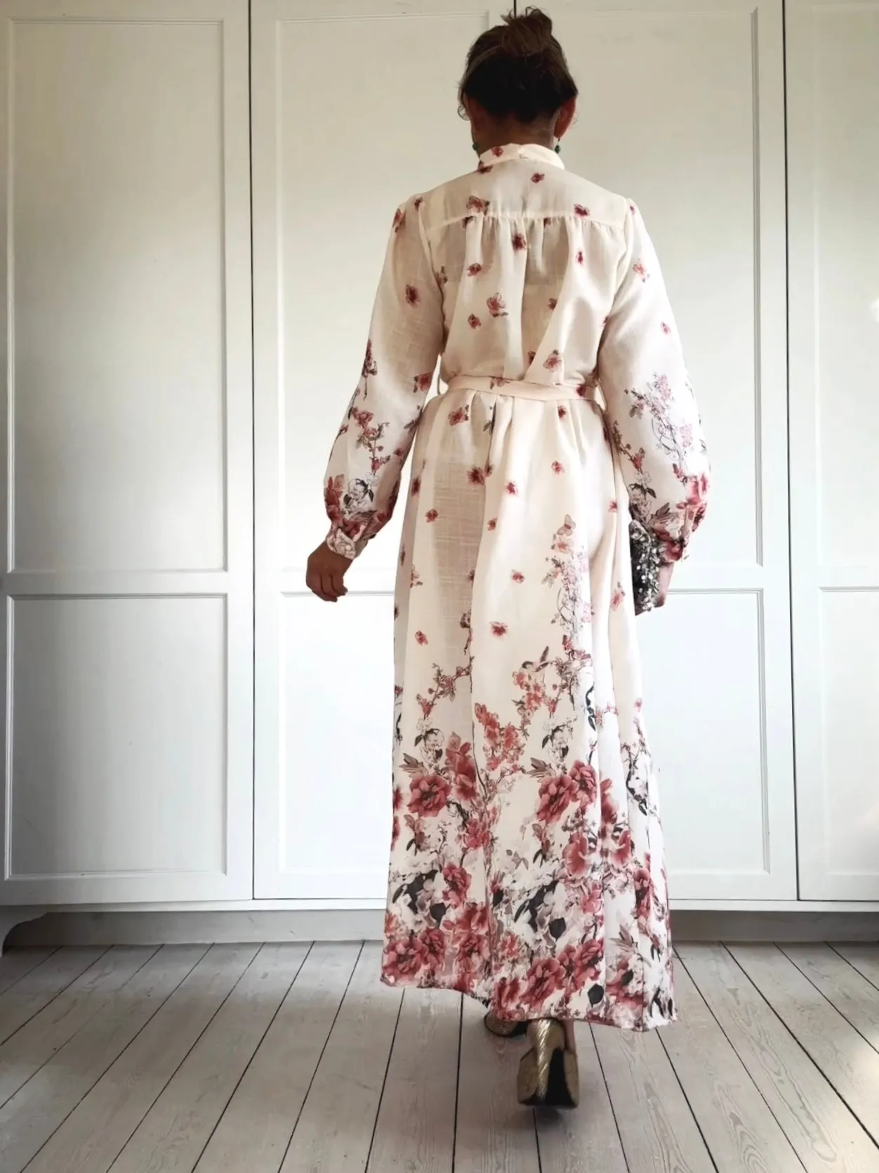 LONG DRESS WITH BELT - LIGHT BEIGE
