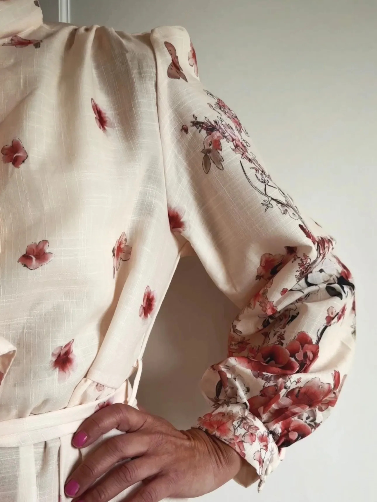 LONG DRESS WITH BELT - LIGHT BEIGE