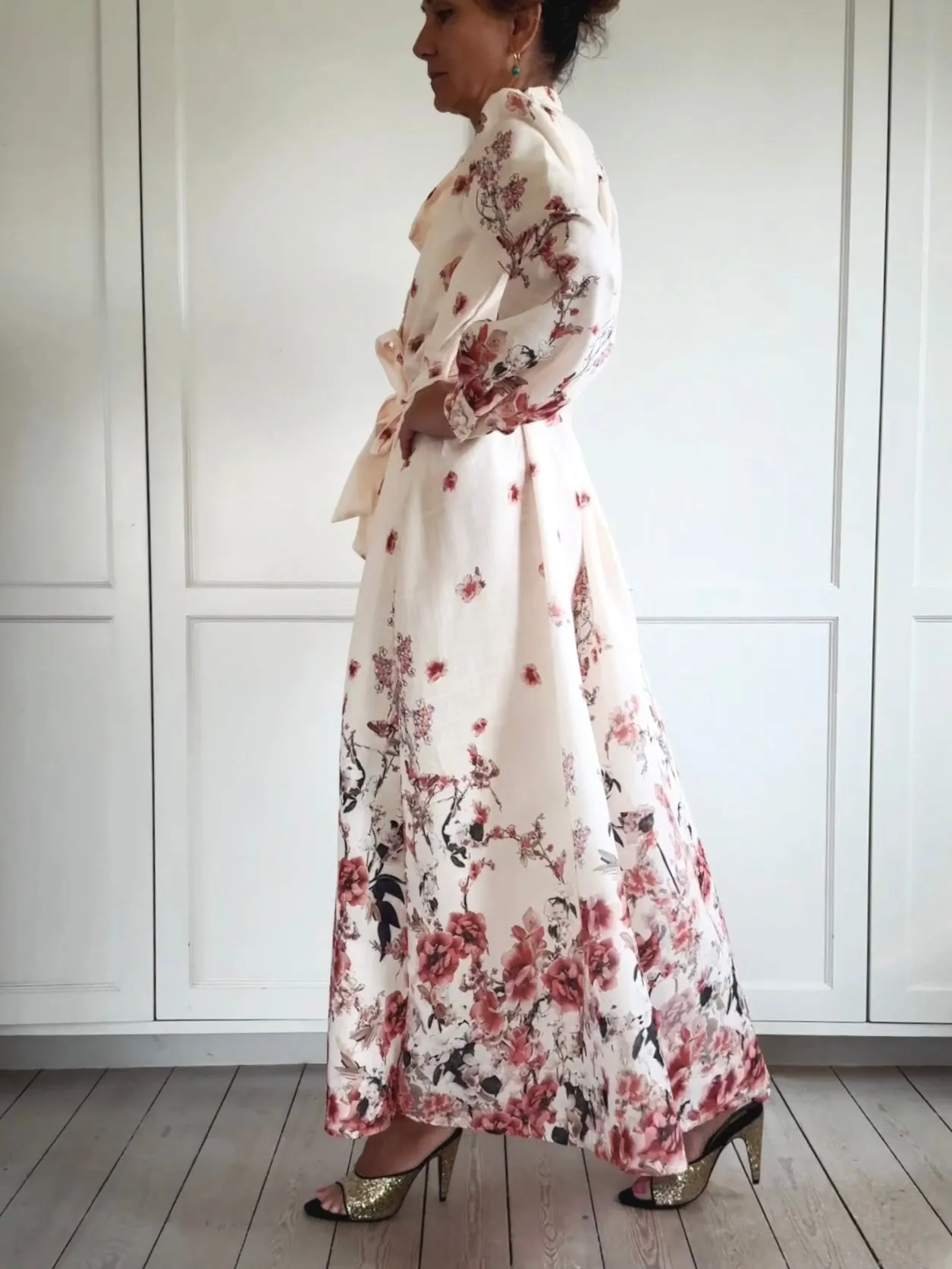 LONG DRESS WITH BELT - LIGHT BEIGE