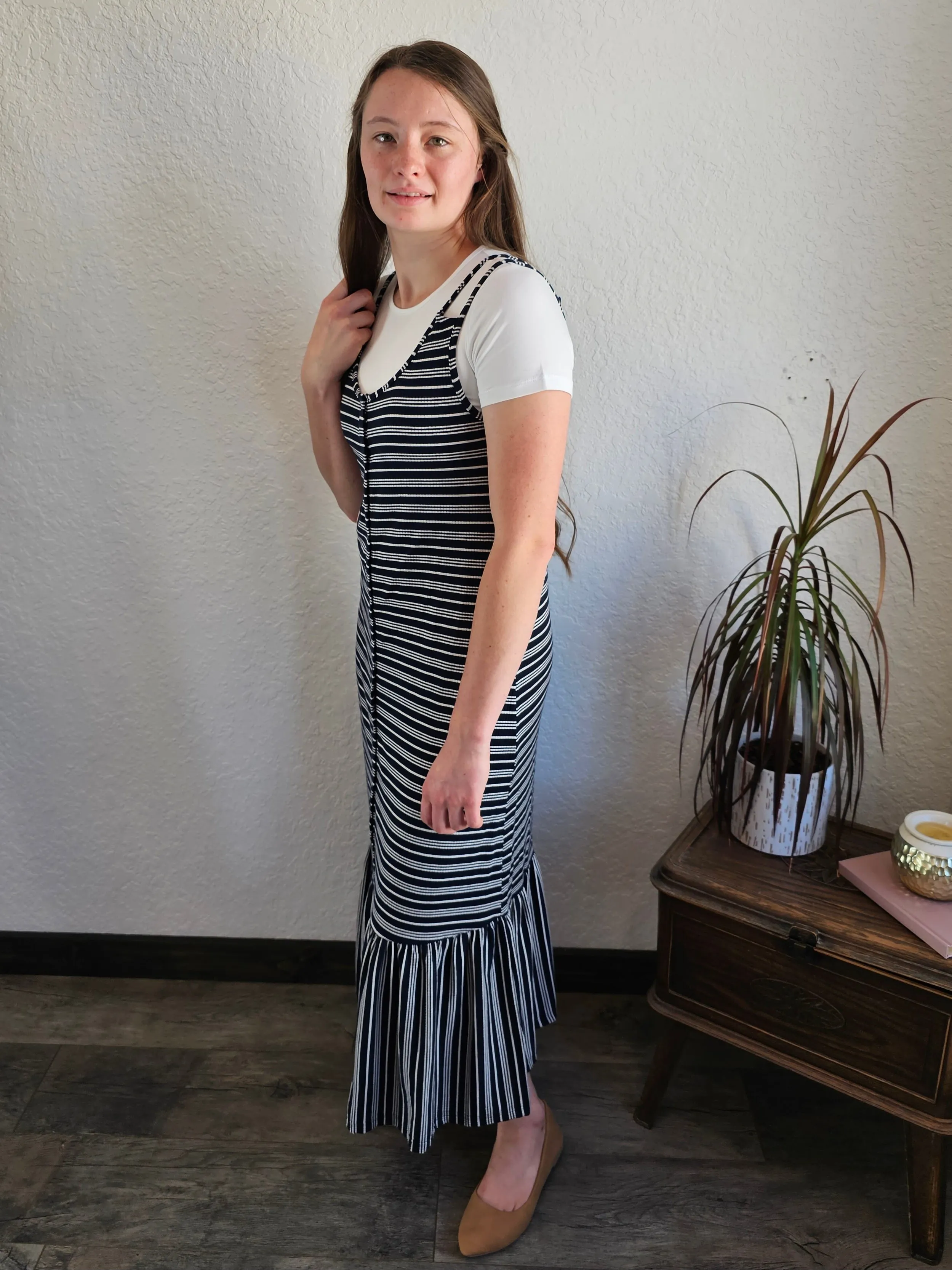 Modest Layering Cropped Tee in Black
