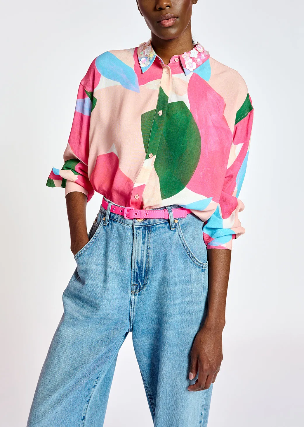 Multicolor shirt with sequin-embroidered collar