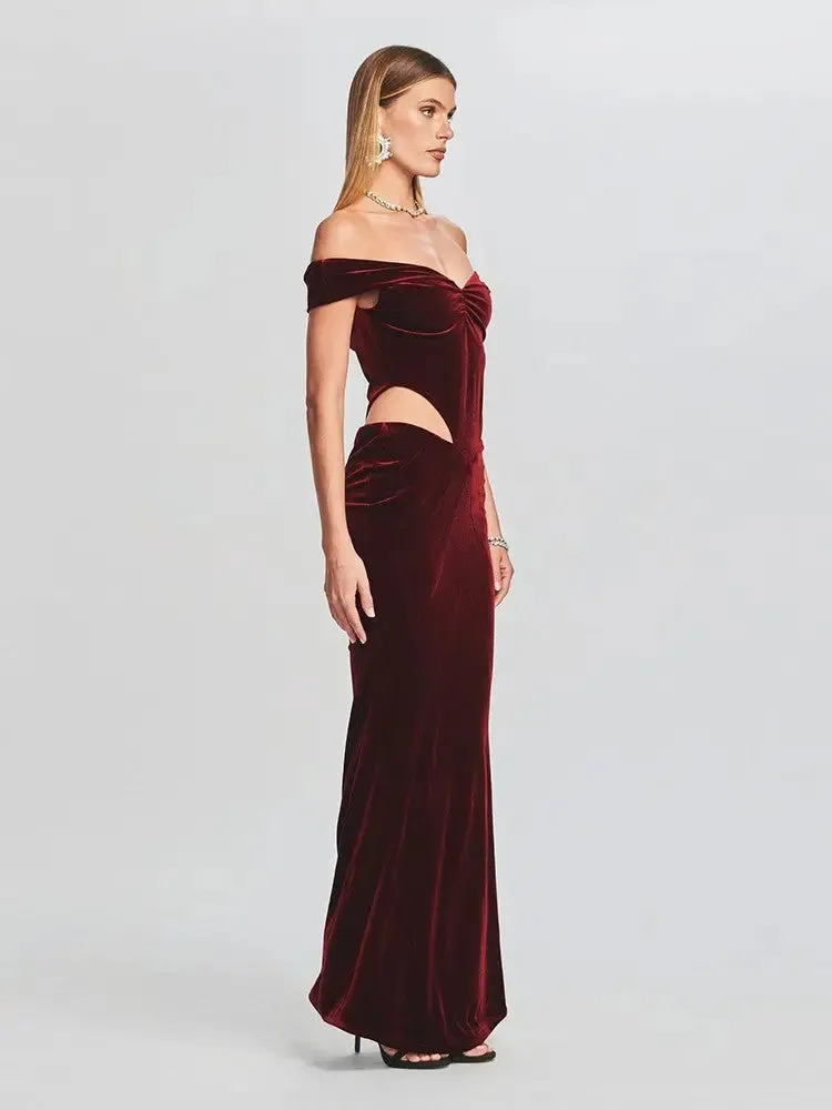 Nerissa® | Classic off-the-shoulder velvet dress with neckline for women