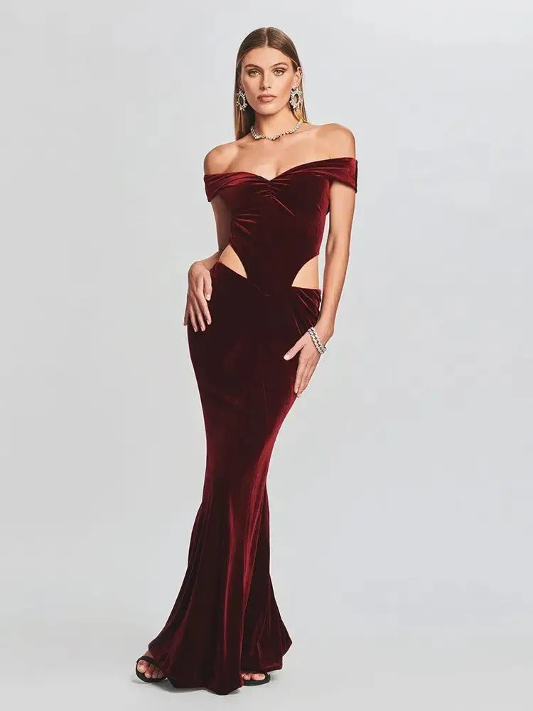 Nerissa® | Classic off-the-shoulder velvet dress with neckline for women