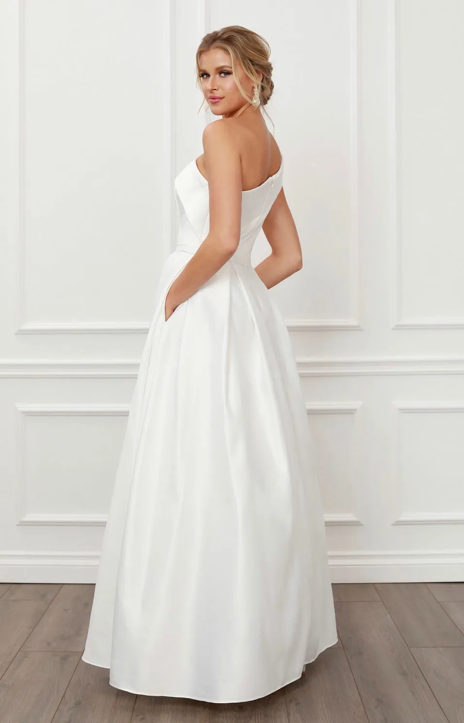 Nox Anabel Evening Gowns E469
