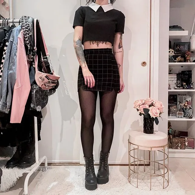 Plaid Petals Hip Short Skirt KF50523