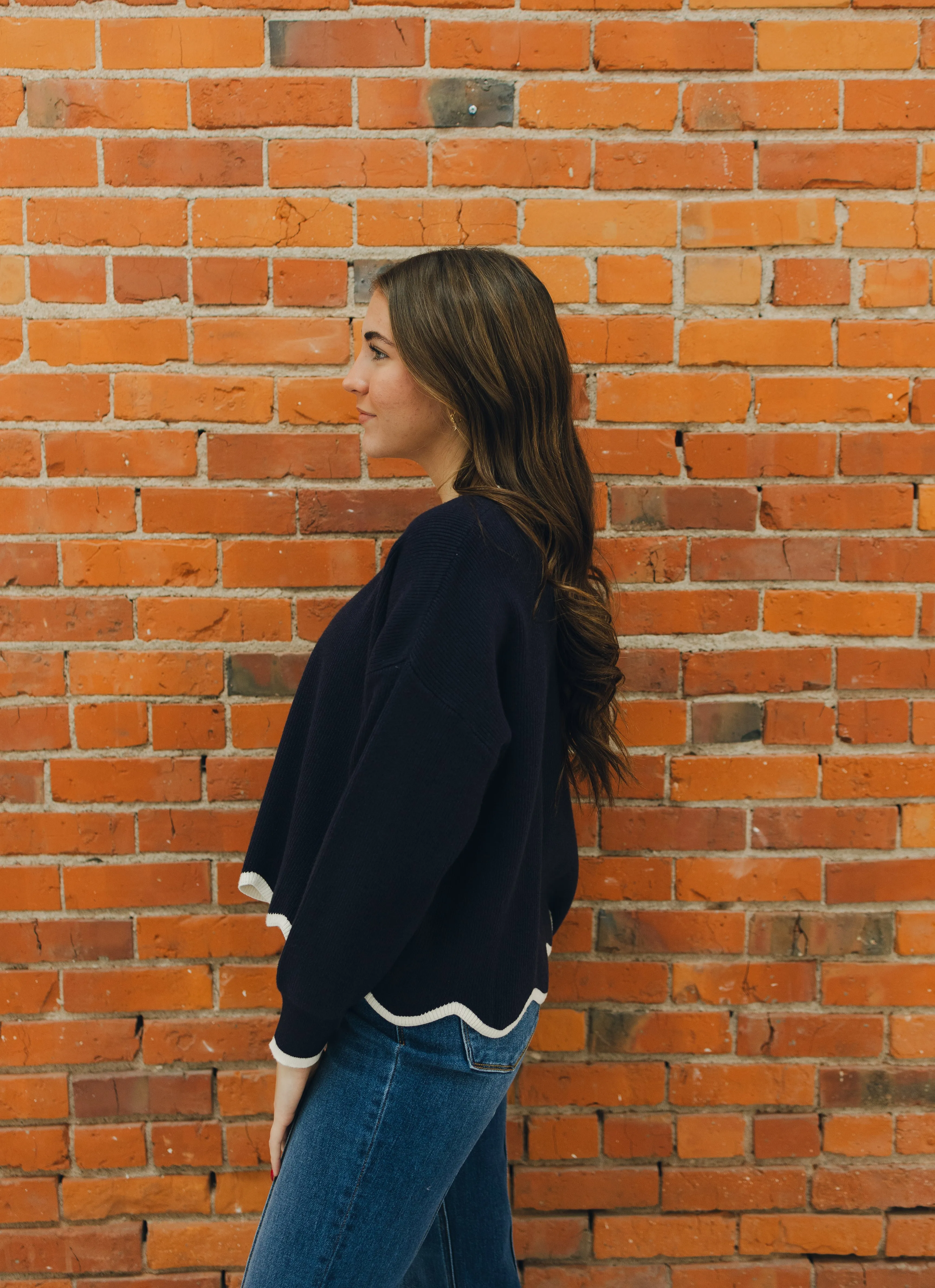 Scallop Hem Sweater - Navy/White