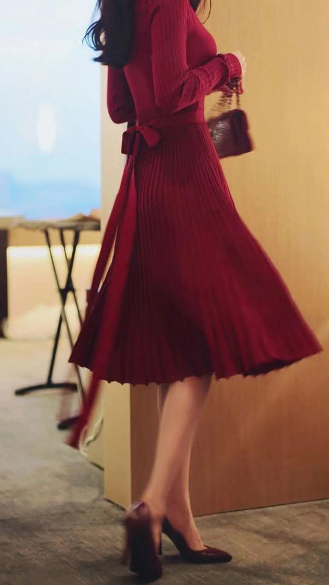 Sexy V-Neck Solid Pleated Knitted Skater Dress