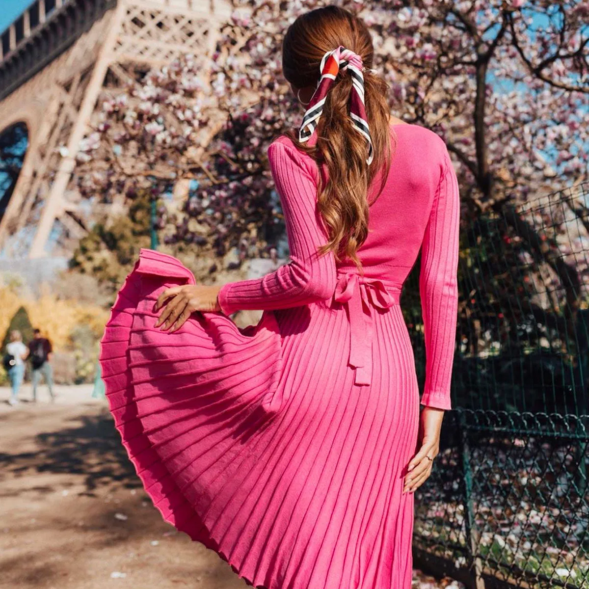 Sexy V-Neck Solid Pleated Knitted Skater Dress