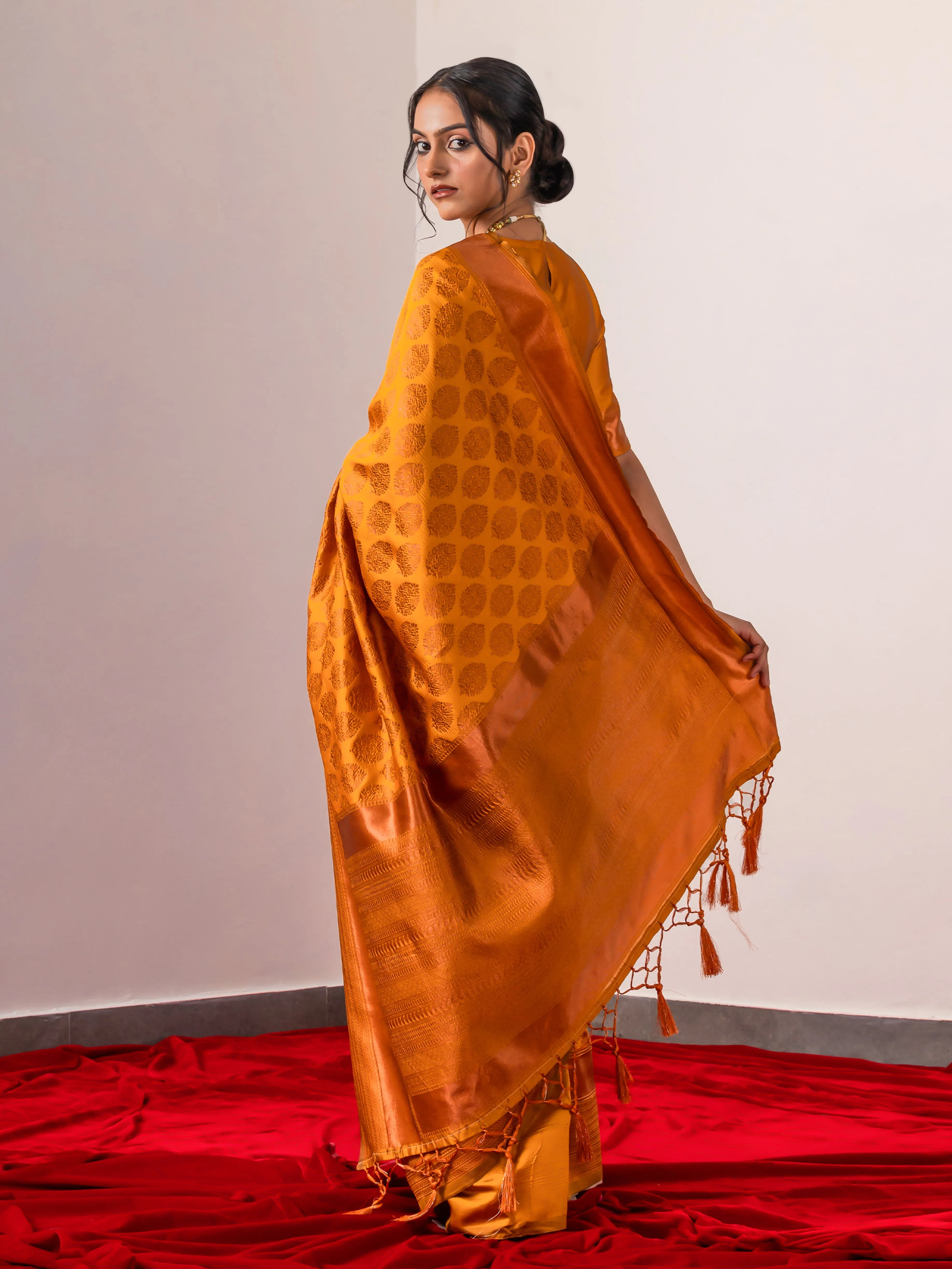Vishesh Mustard Bronze Saree with Blouse Fabric