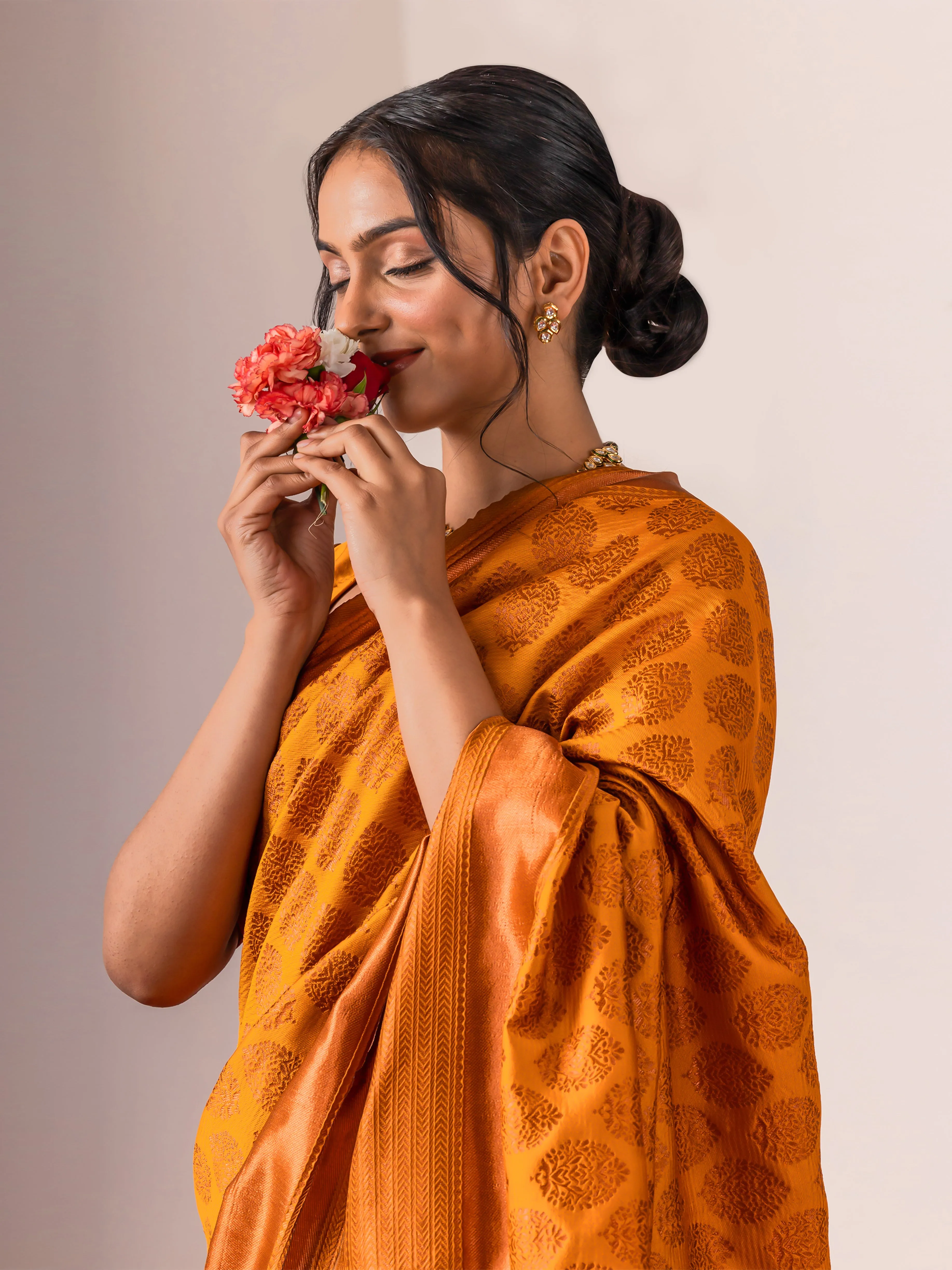 Vishesh Mustard Bronze Saree with Blouse Fabric